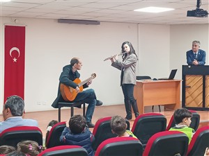 Çocuklar İçin Dört El Piyano Dinletisi